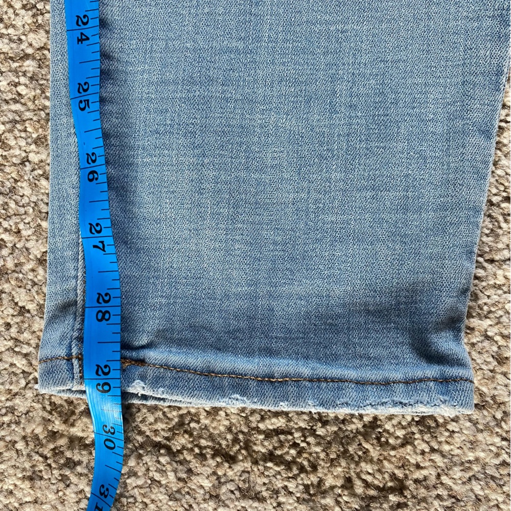 Levi’s High Rise Skinny Distressed Jeans, 20W, Light Wash GUC - Picture 5 of 6
